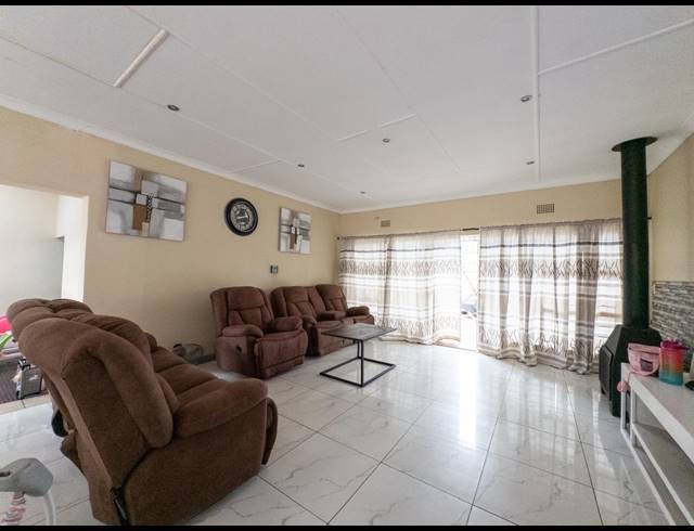 4 BEDROOM HOUSE FOR SALE IN BRAKPAN CENTRAL